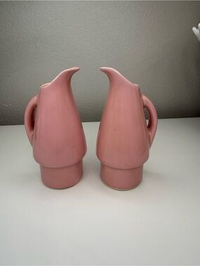 Vintage Shawnee Pottery Small Pastel Pink Pitcher Creamer USA 984 Bud Vase Set/2